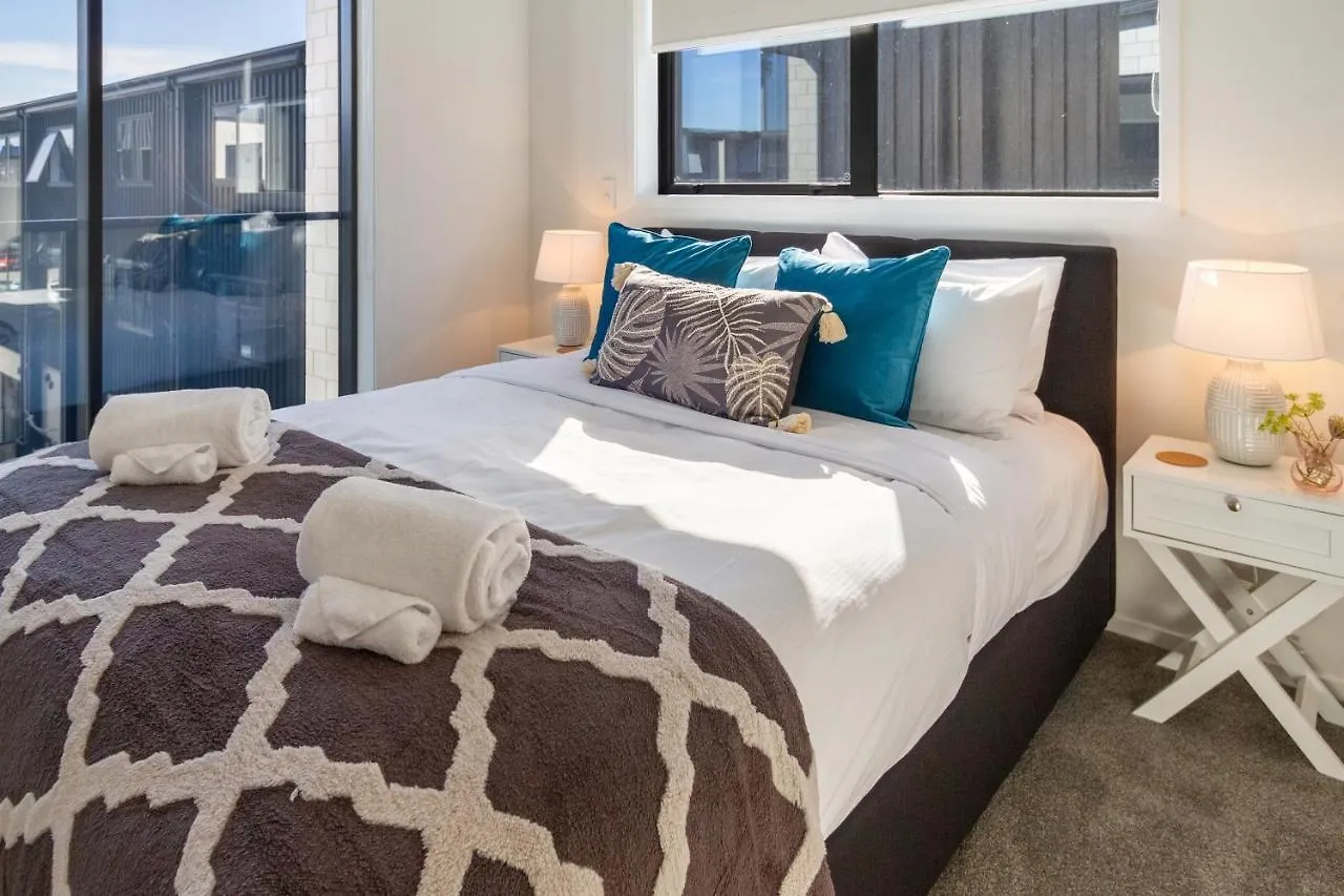 Tuam Street Delight 4 Bed 4 Bath Apartment Christchurch New Zealand